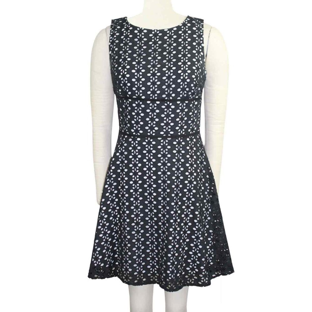 BB Dakota EUC Floral Embroidered Dress Size 4